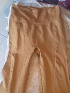 PINK Victoria's Secret High-Waist Leggings in Camel
